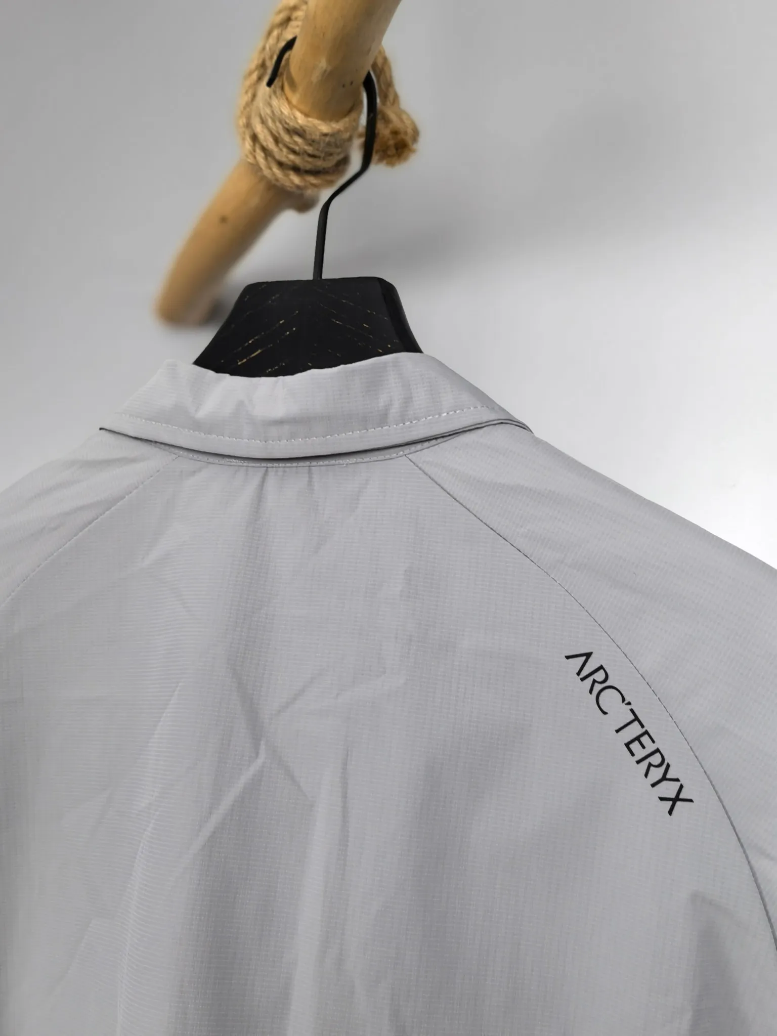 ARCTERYX 2025 Z 。 ， ， ， 、 、Breathable、 ， ， 。 Breathable ， ， 。 ， ， New Arrival ， ， 、 、 Breathable、 。 ， ， Versatile 。 ，Classic Versatile ， ， ！S—2XL